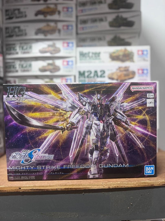 BANDAI HG 250 1/144 MIGHTY STRIKE FREEDOM 突擊自由高達極 5066384
